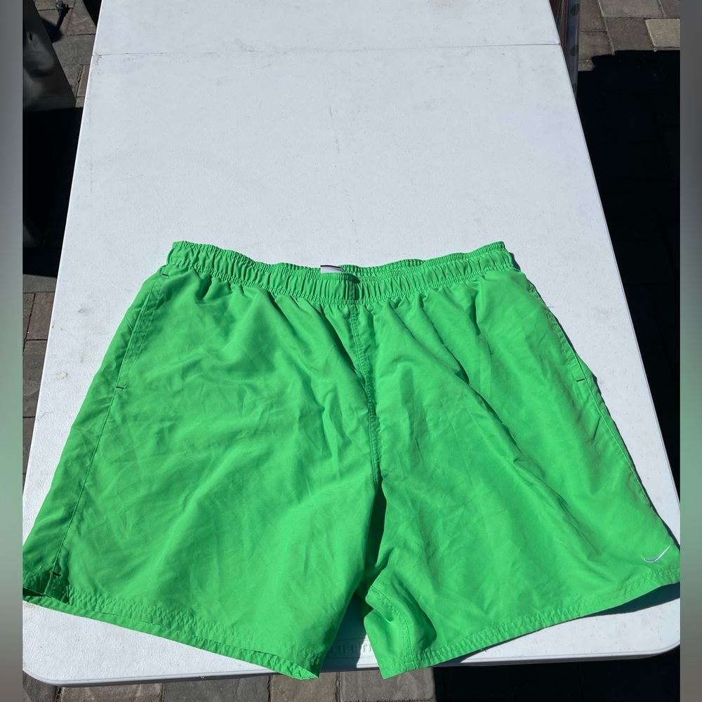 Men’s Nike green shorts